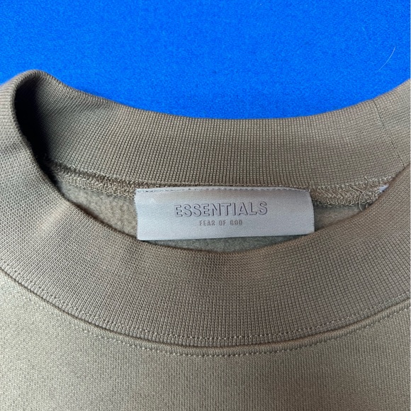 essential fear of good crewneck/hoodie - Picture 5 of 7
